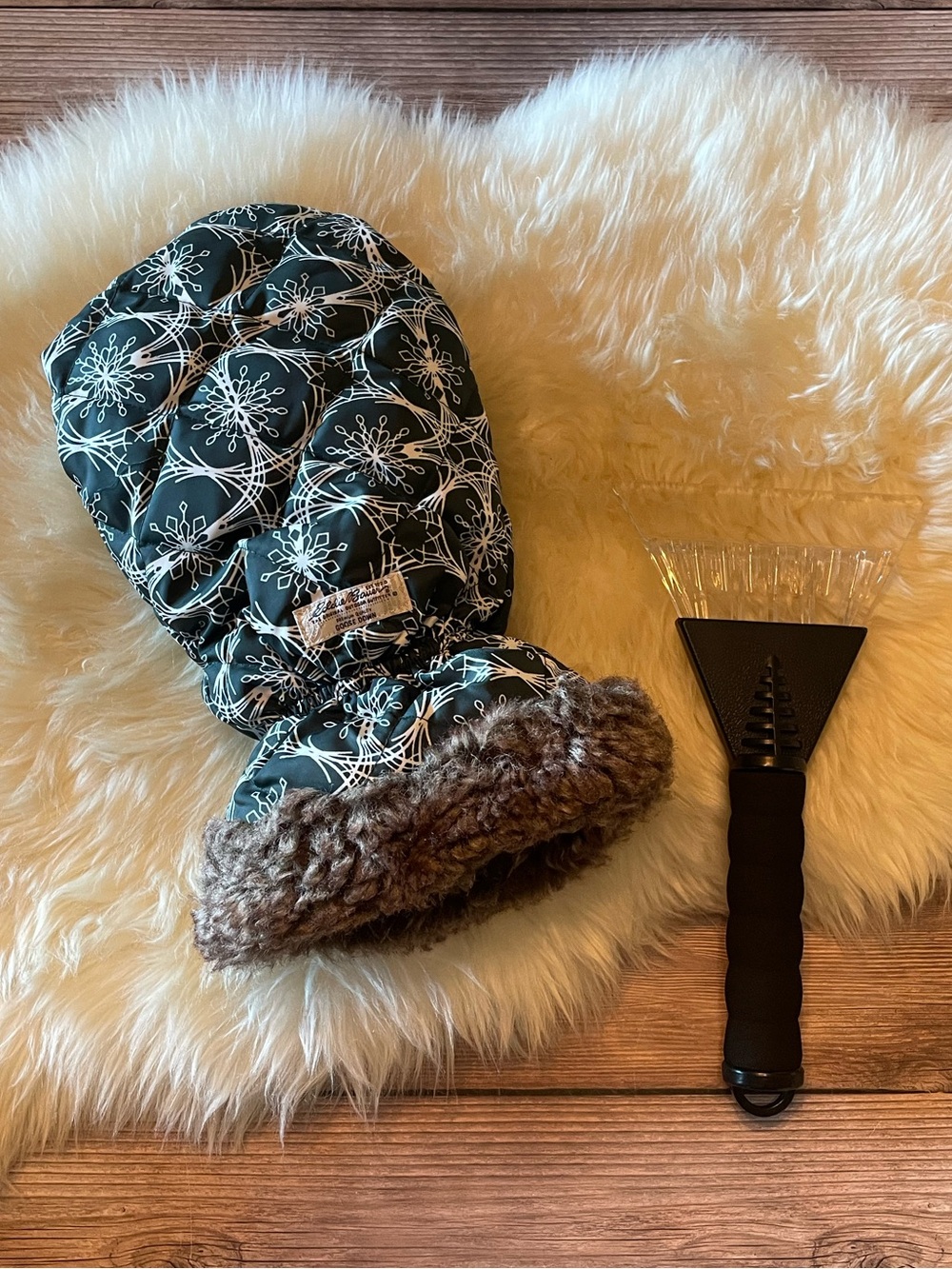 VTG Eddie Bauer Goose Down Ice Scraper